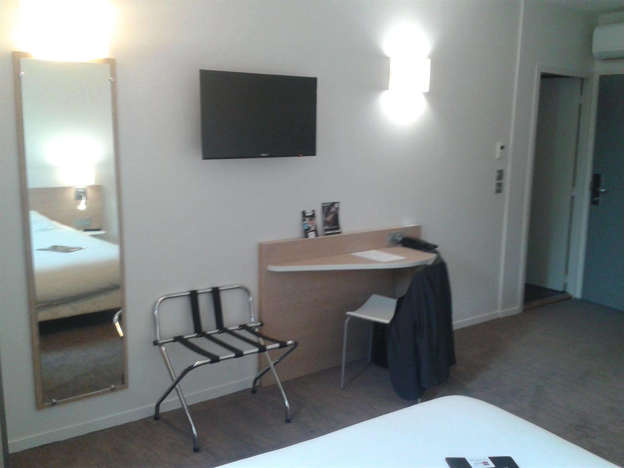 Brit Hotel Macon Centre Gare Exterior photo